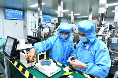 江蘇海安 蝶變煥新 以新材料技術(shù)研發(fā)筑牢轉(zhuǎn)型發(fā)展硬支撐