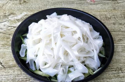 涼皮這樣做超好吃薄如紙張,q彈又柔軟不用揉面洗面