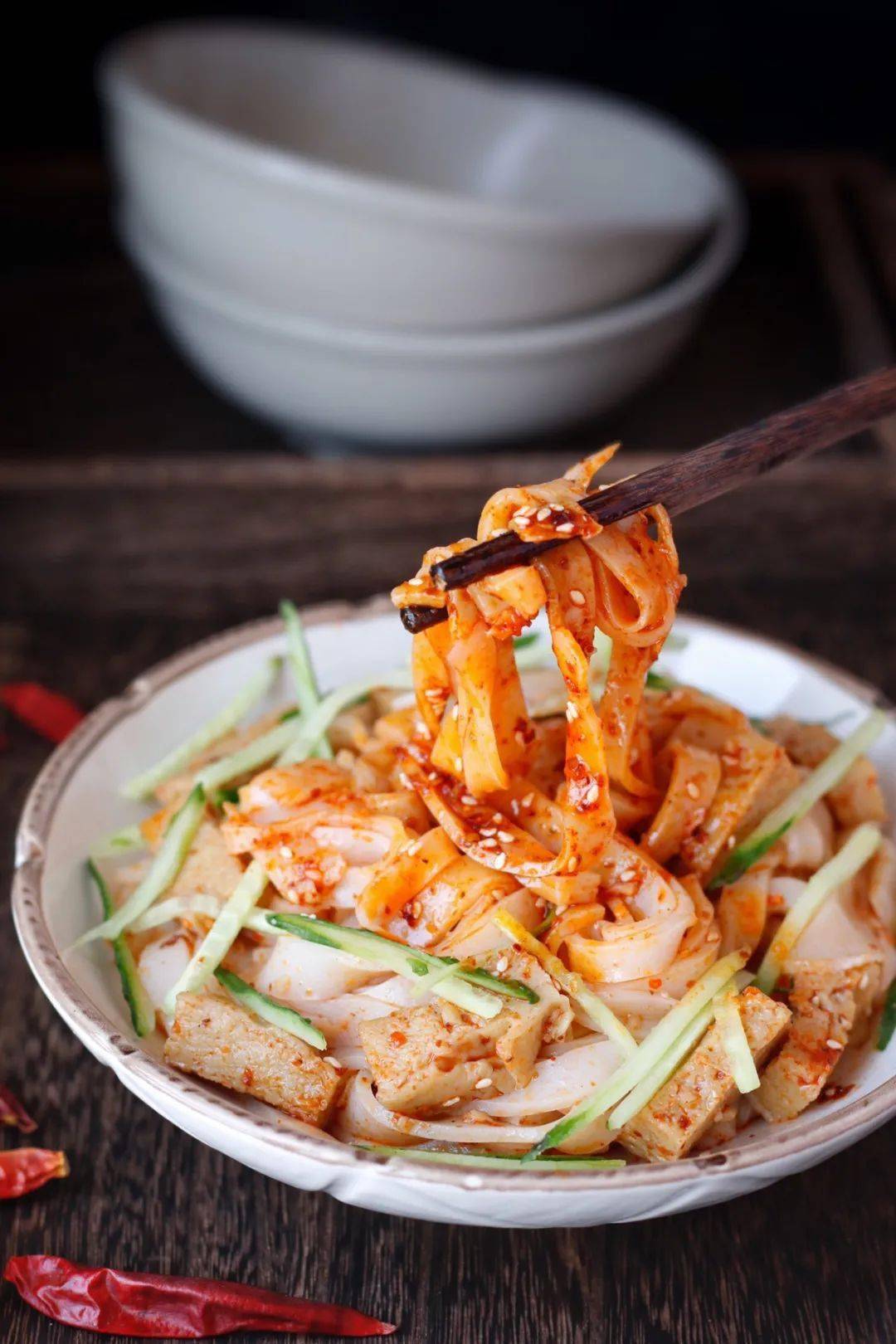 在家自制涼皮，簡單又干凈，看著都流口水